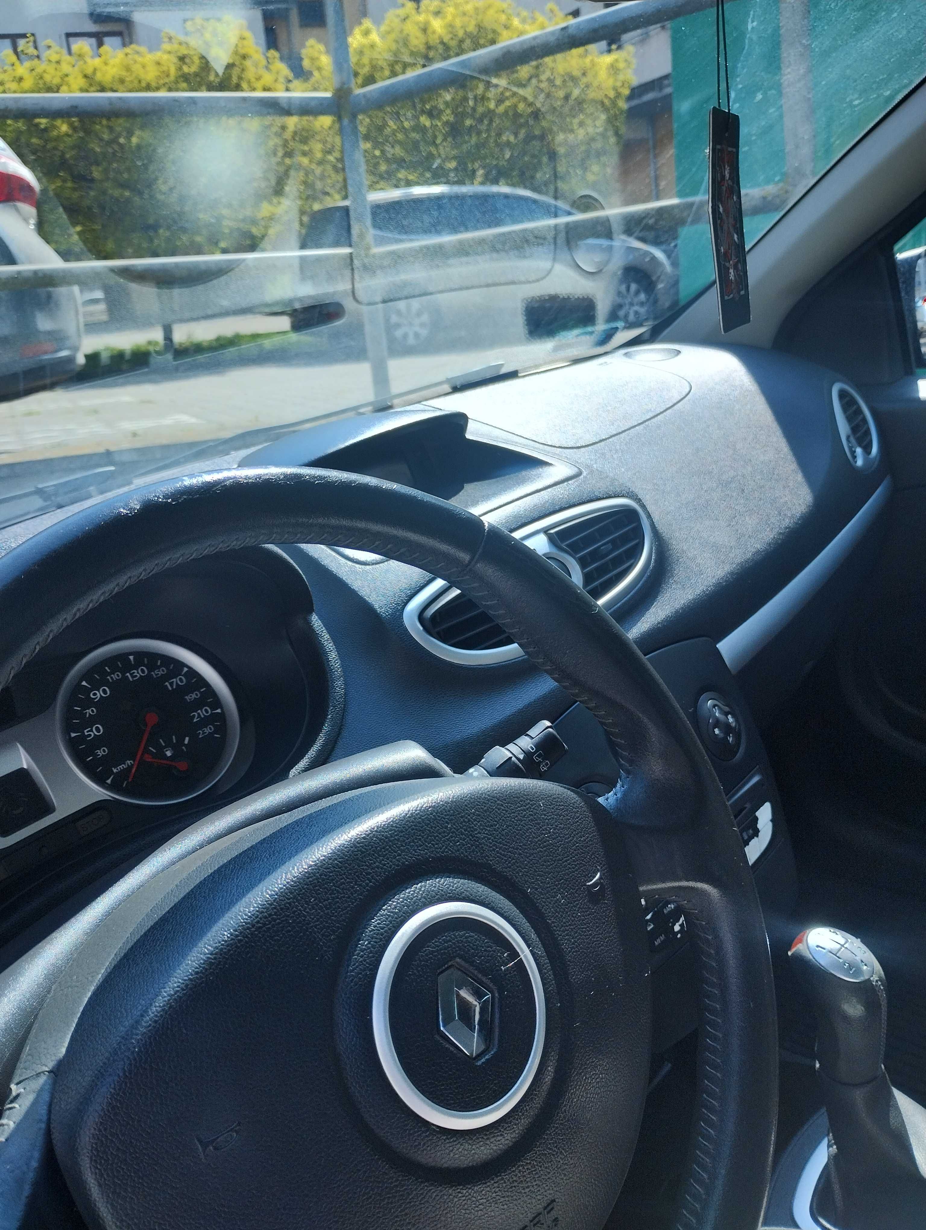 Renault Clio 1.1