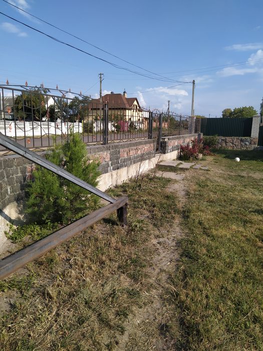 Продам 2 будинки..25 соток!!!