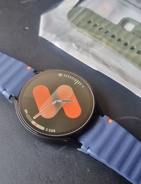 Samsung Galaxy Watch 6 44mm + acessórios