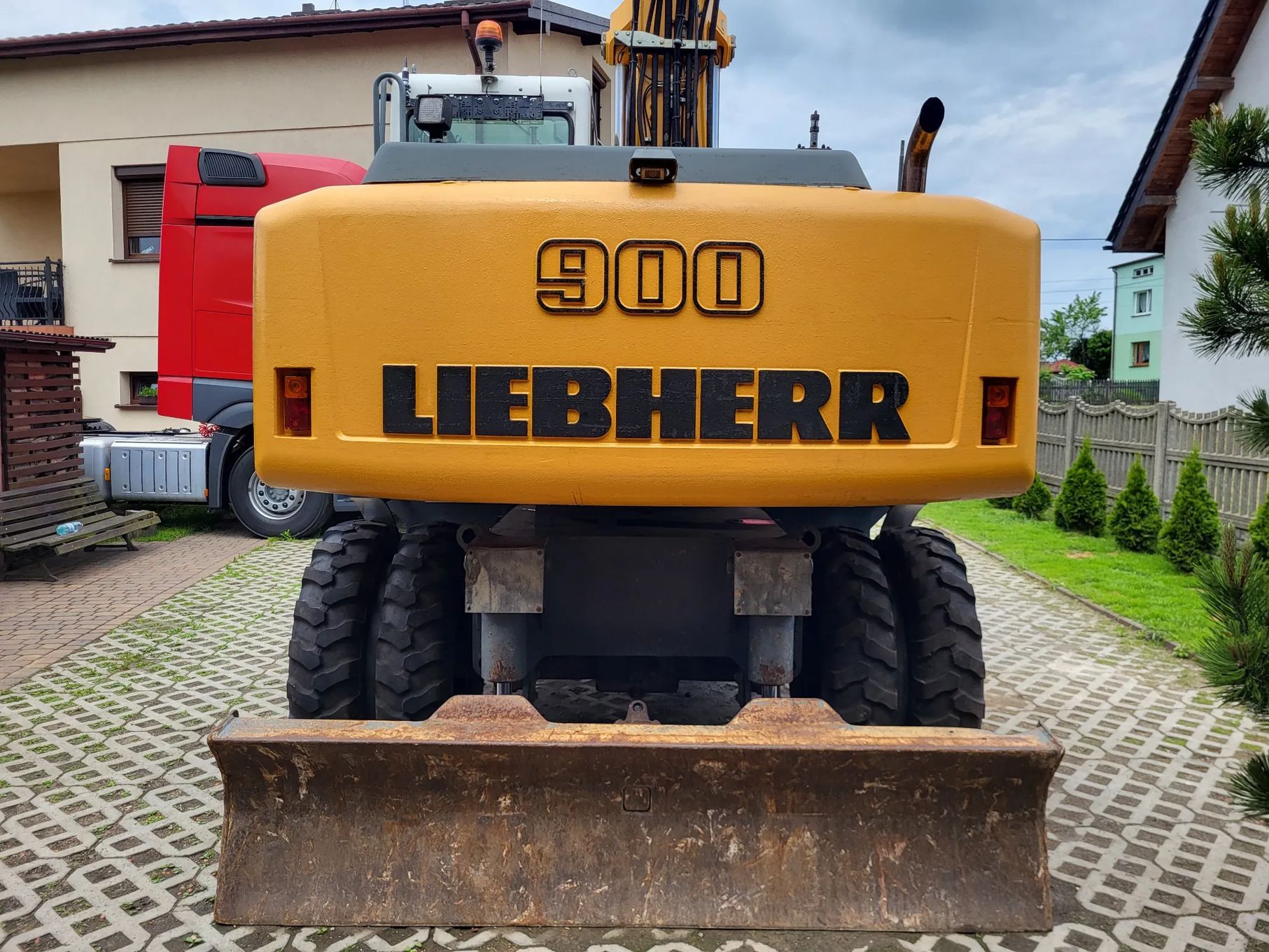 Liebherr A900C  Centralne smarowanie, nowe opony