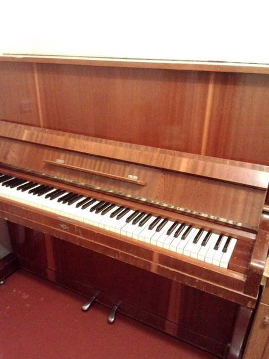 Продам піаніно Бєларусь самовивіз смт Клевань