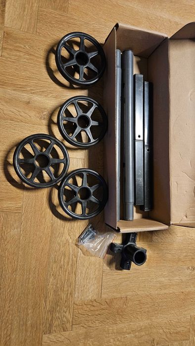 Stojak na koła składany