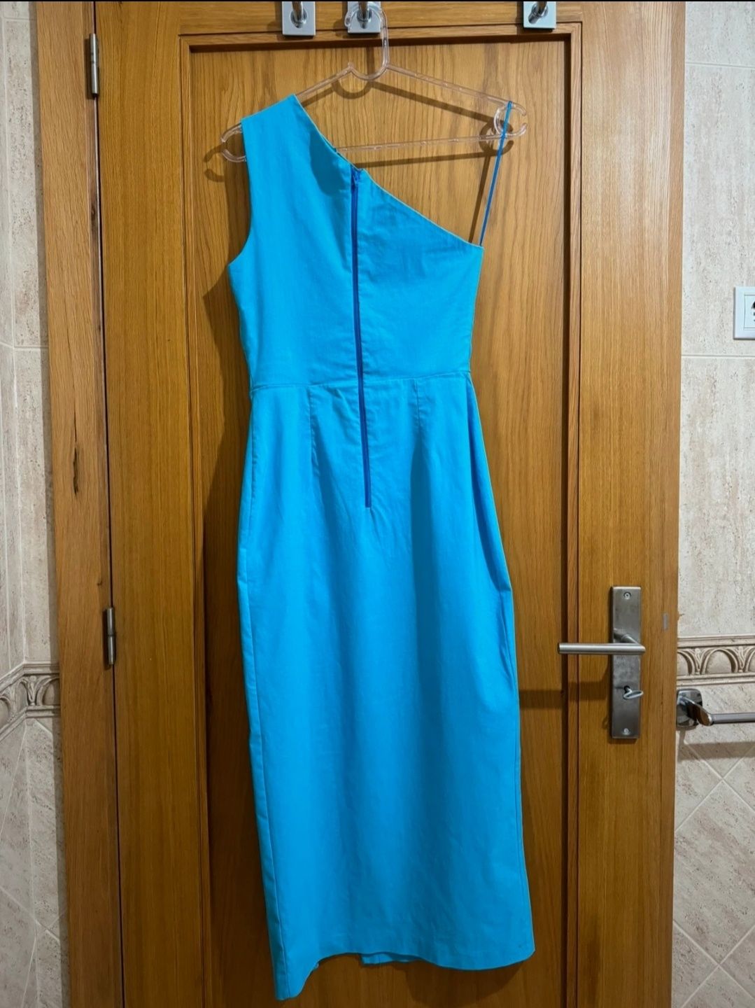 Vestido azul da Vesper, perfeito para evento. Usado apenas uma vez.