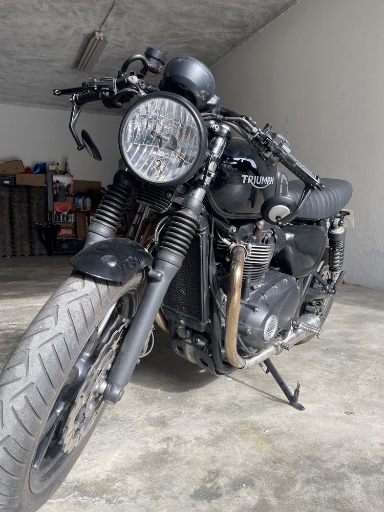Triumph Bonneville 900