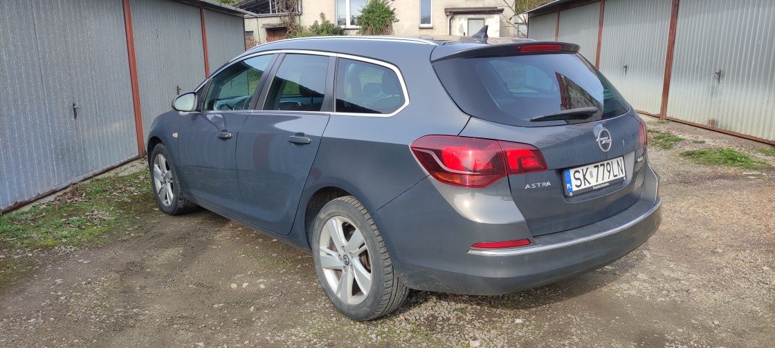 Opel Astra J Sports Tourer. Vat 23% ZAMIANA