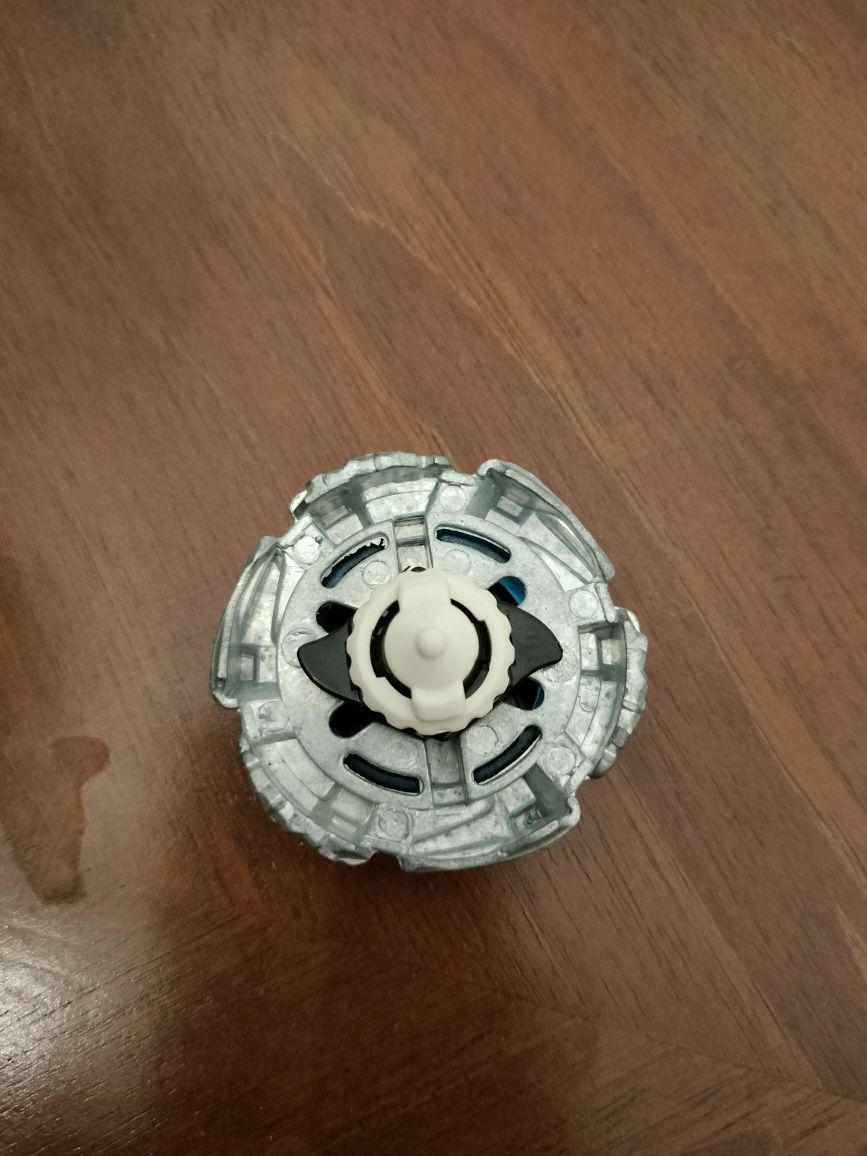 Beyblade em muito bom estado