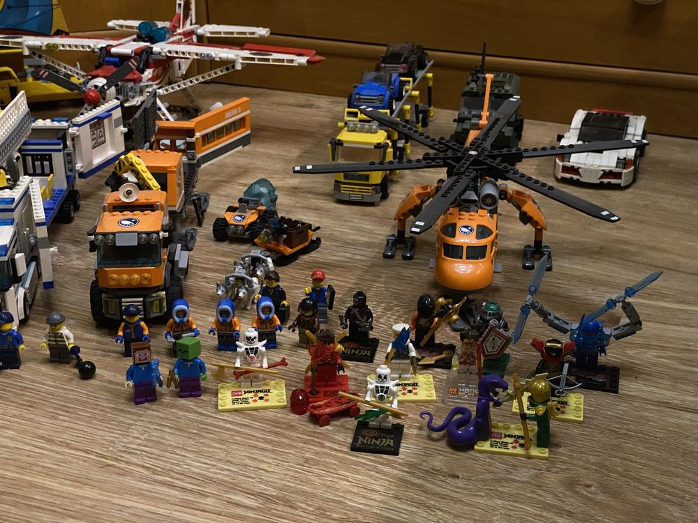 Lego набори + міні фігурки