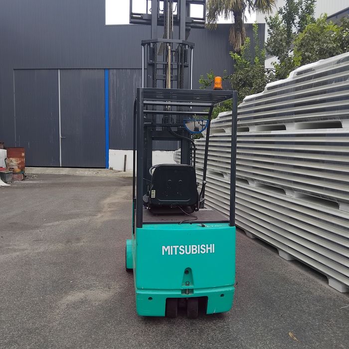 Empilhador elétrico