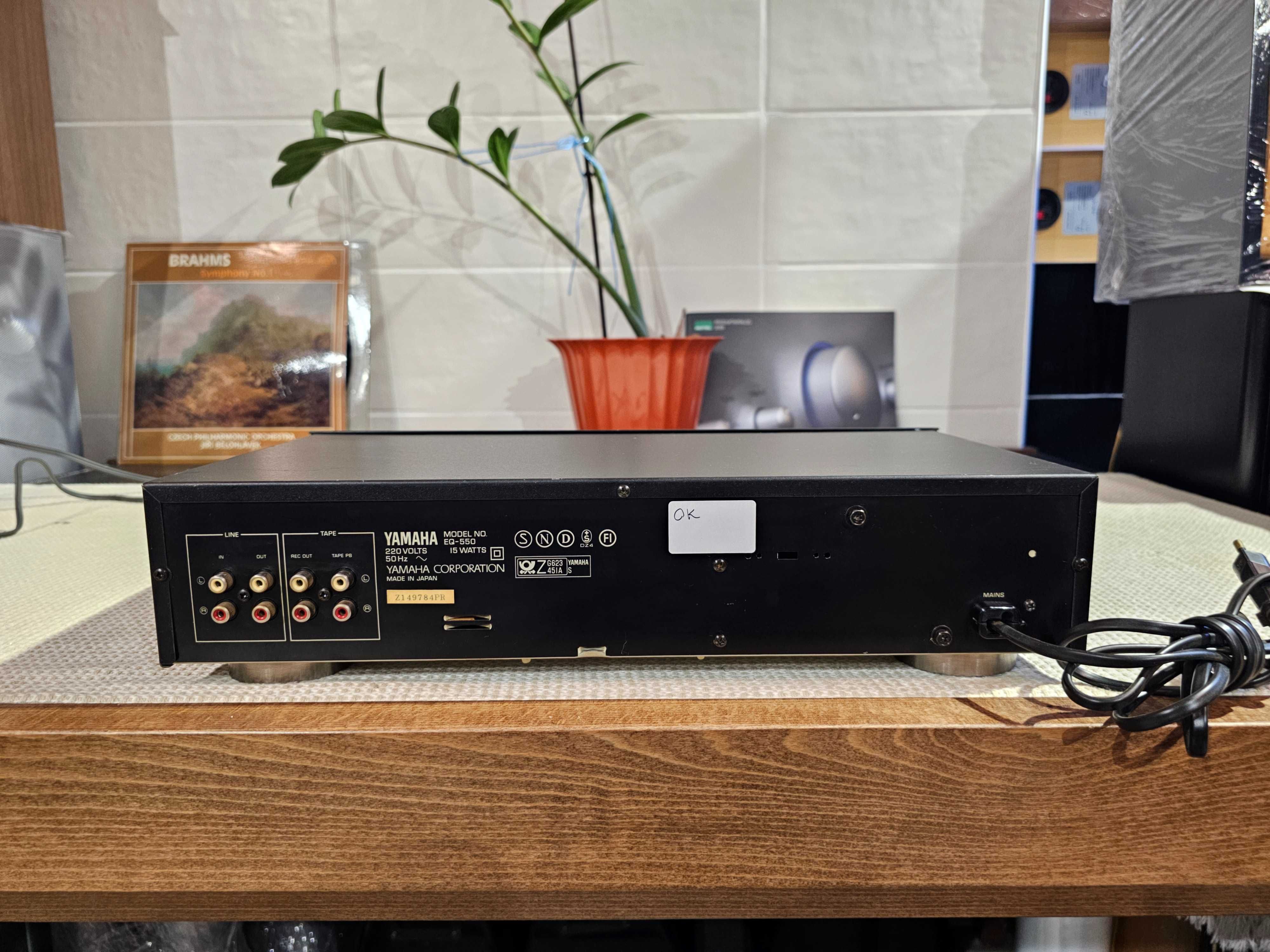 Еквалайзер YAMAHA EQ-550 10-Band Graphic Equalizer