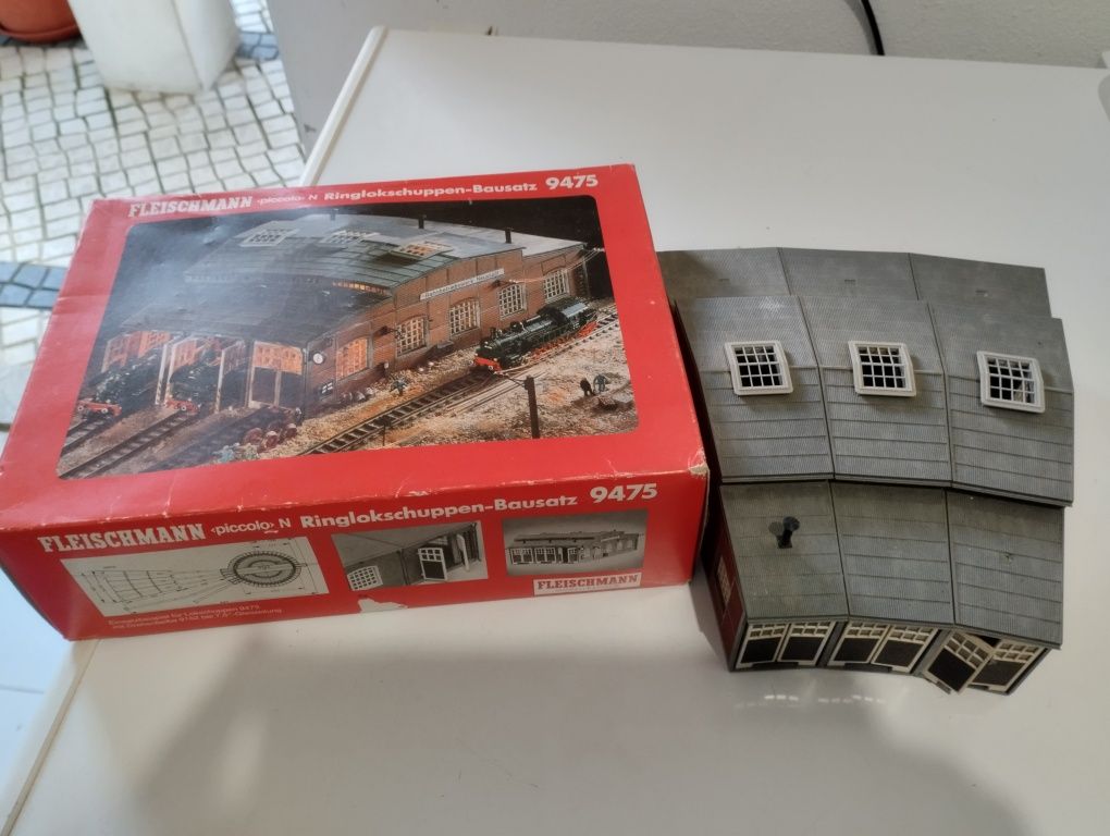 Miniaturas Comboios elétricos Rocco e Fleischmann  + acessórios varios