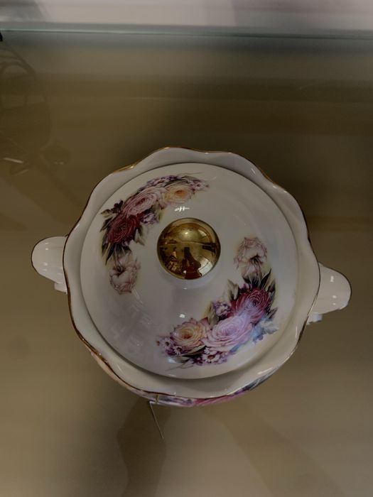 Peça de coleção porcelana JSB