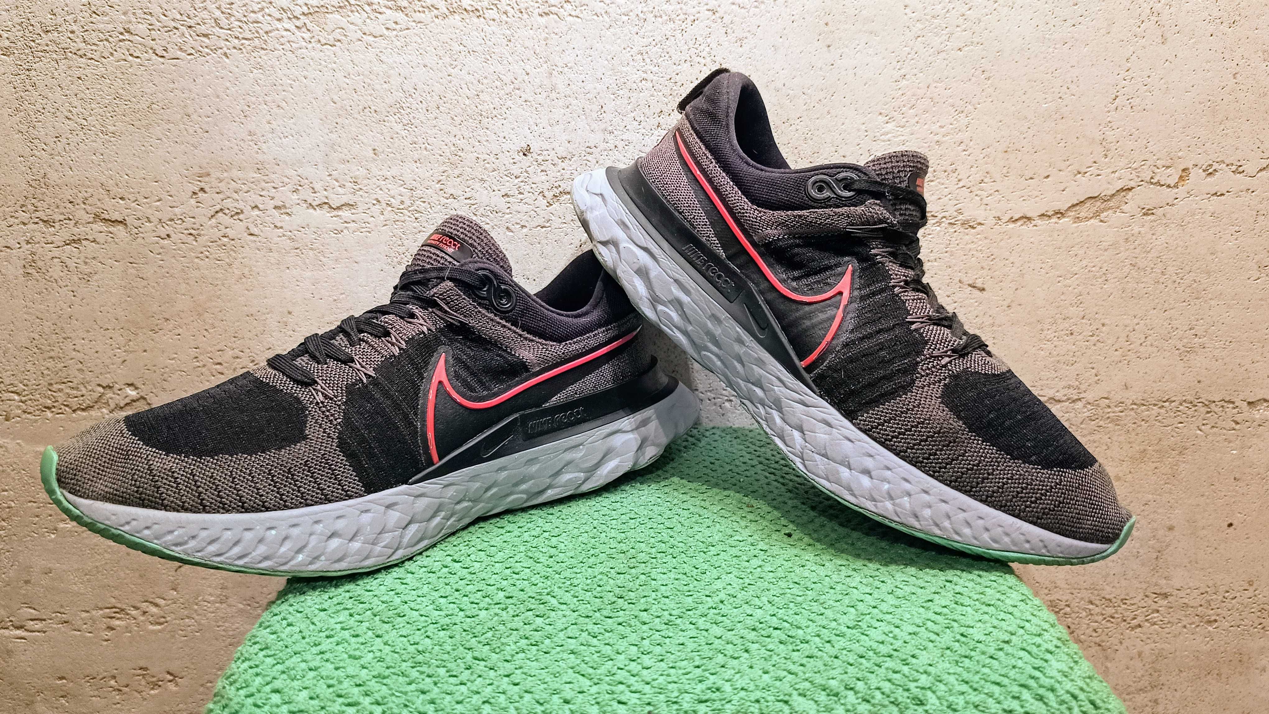 Buty do biegania NIKE REACT INFINITY RUN FLYKNIT 2 r.46 s.bardzo dobry