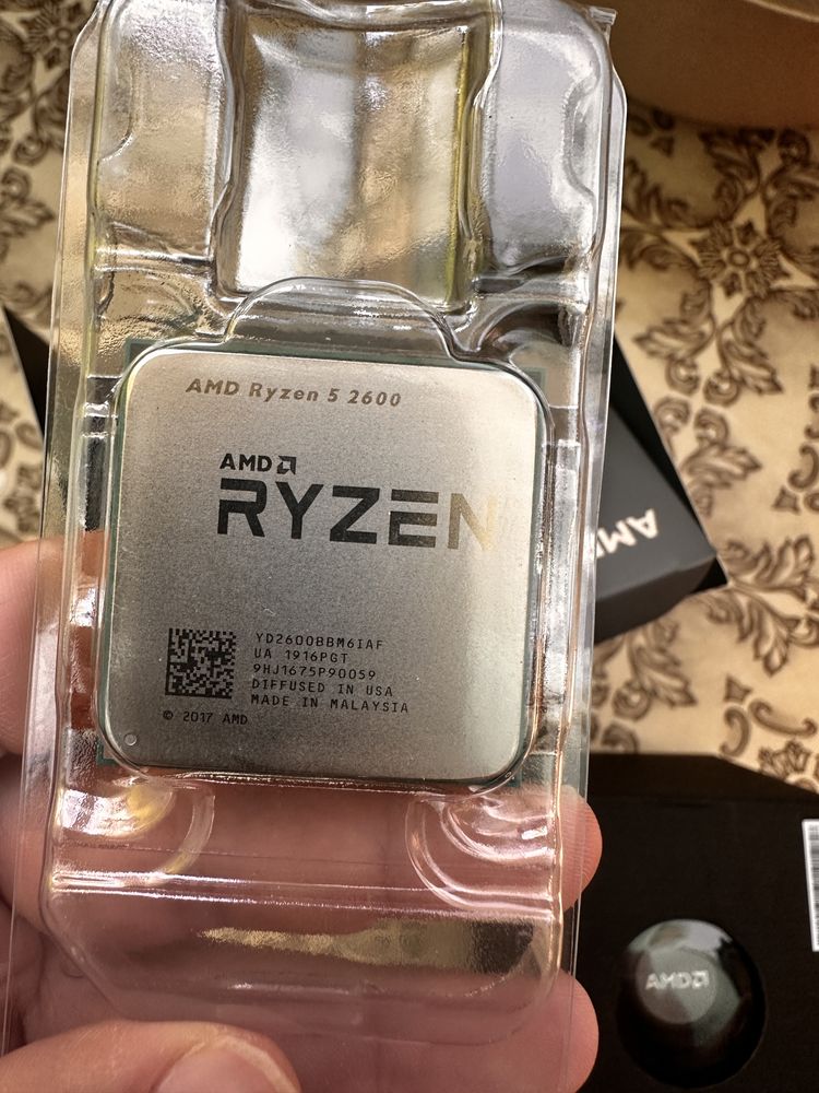 Процесор Ryzen 5 2600 Box  кулер