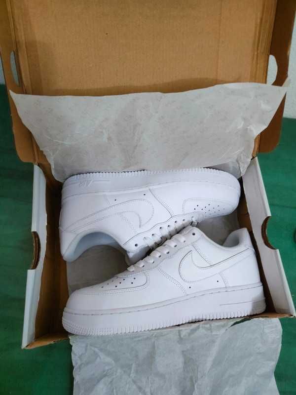 Nike Air Force 1 Low '07 White Rozmiar 44