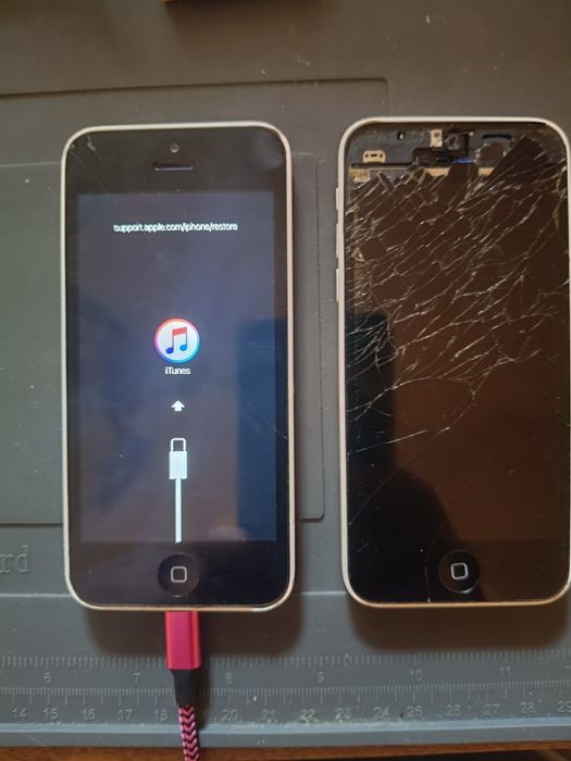 iPhone 5c na części 2sztuki uszkodzone