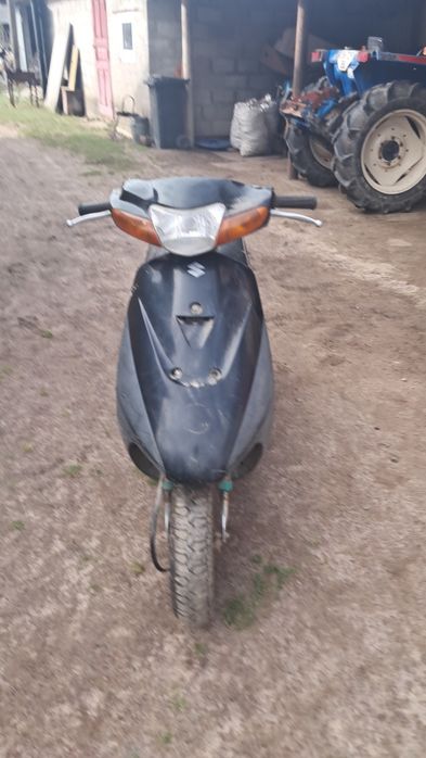 Продажтся скутер сузукі