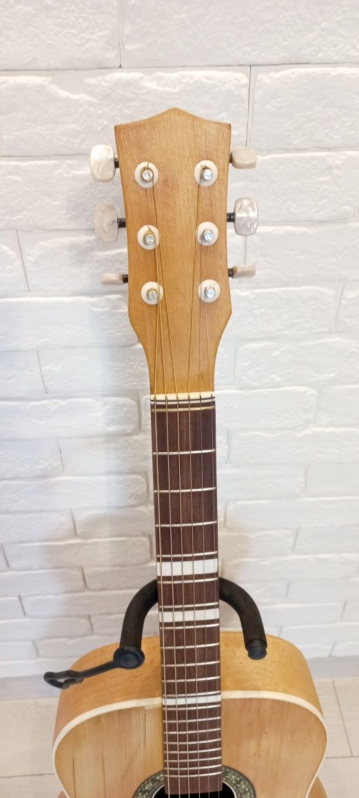 Gitara Defil. Średnia