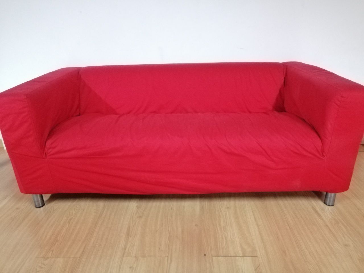 Sofá vermelho impecável