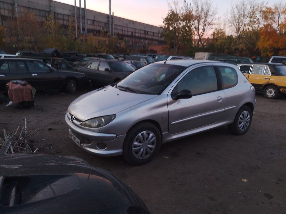 Peugeot 206 (1998-2003) автошрот авторозборка запчастини