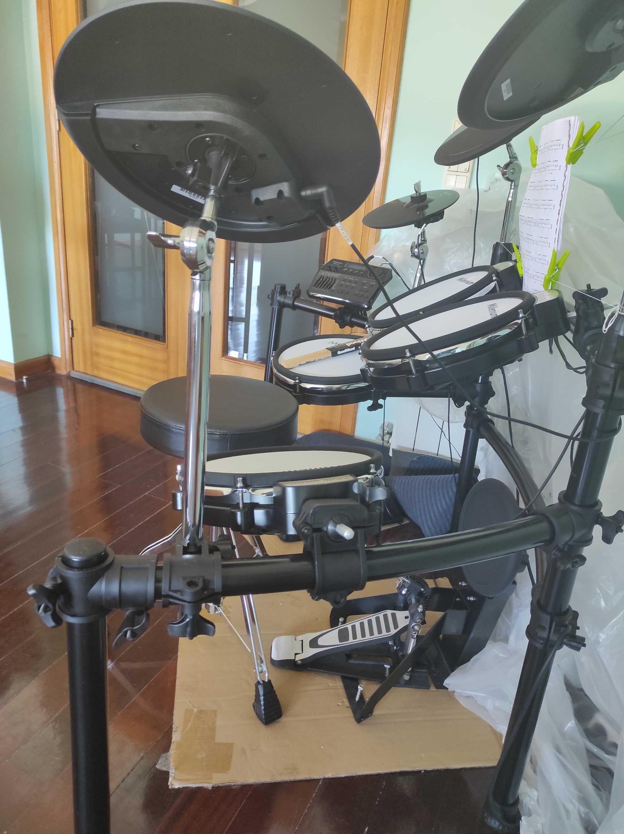 Bateria eletrónica Milenium MPS 750