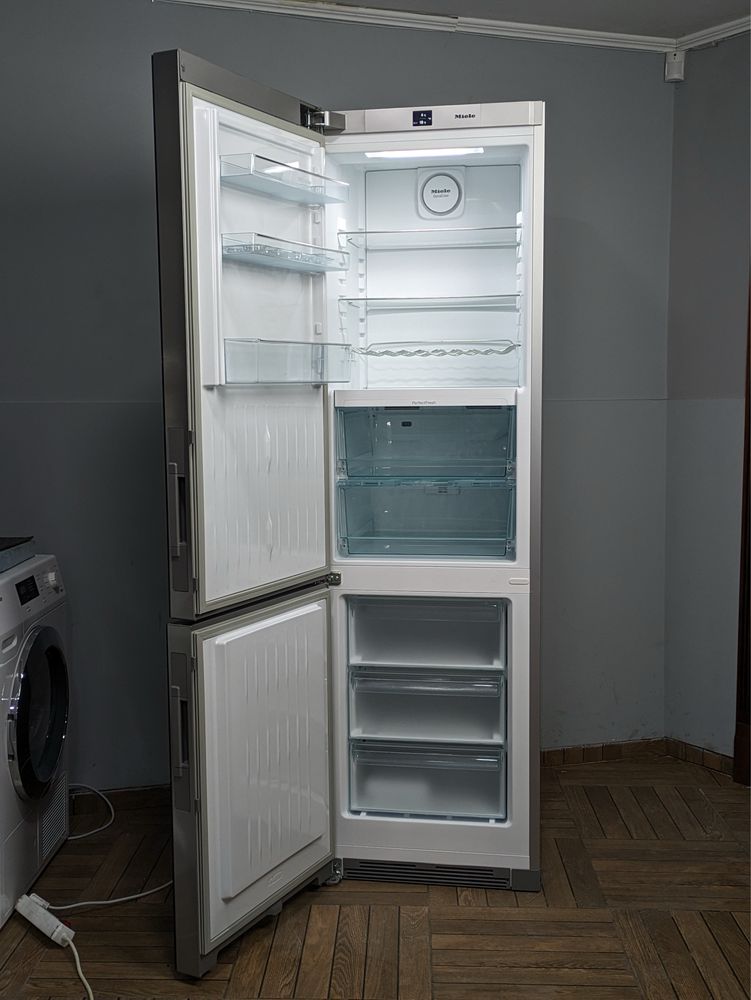 Холодильник Miele KFN 29283D В Ідеальному стані 2м Чорне СКЛО