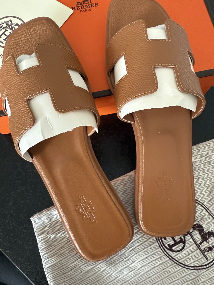 Luksusowe klapki Hermès Oran