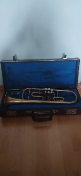 Stara mosiężna trąbka