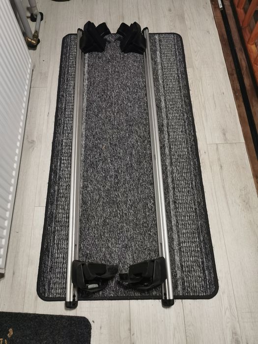 Bagażnik dachowy Thule 135 cm.