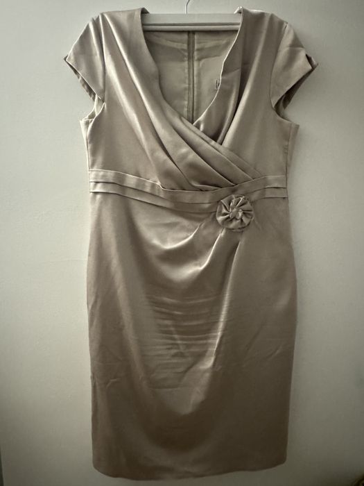 Piękna sukienka sylwestrowa 48