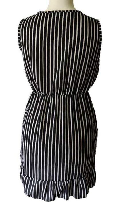 Sukienka w pasy z falbanką czarna