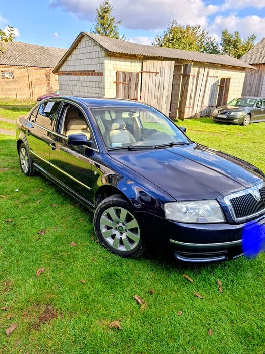 Samochud osobowy Skoda superb