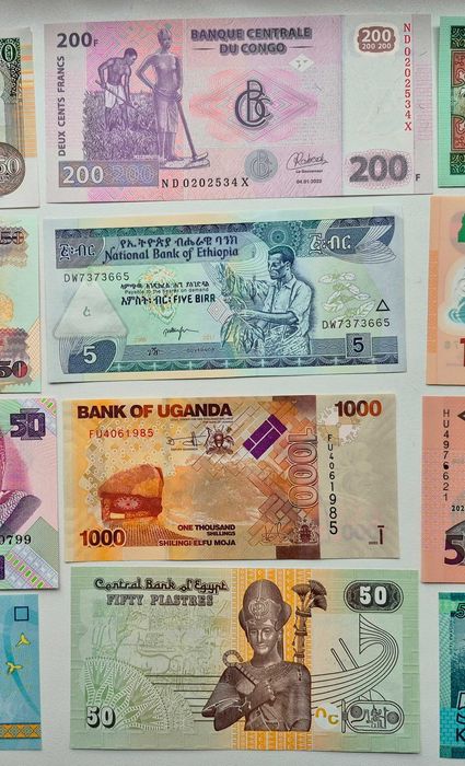 Набір банкнот Африки 1990 - 2000 років 12 бон без повторів UNC