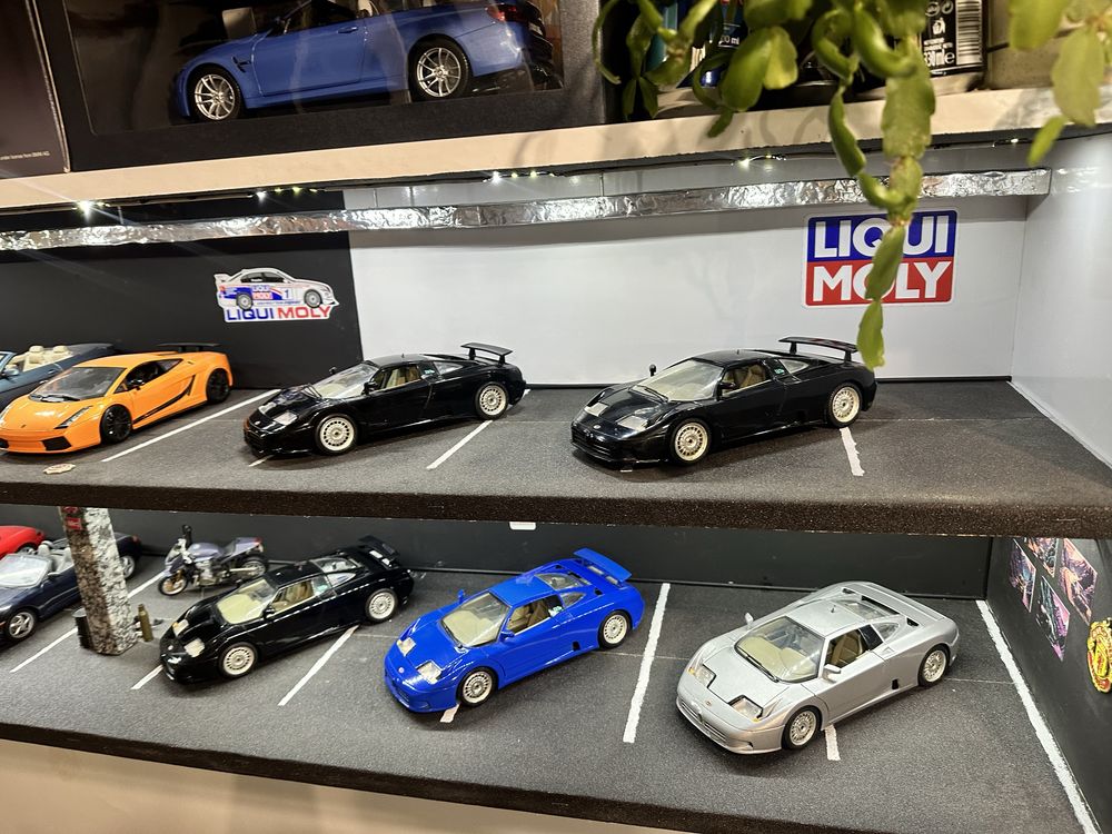 Модель Bugatti 11GB Bburago 1:18