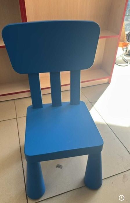 Дитячий стілець Ikea Mammut синій для дому та вулиці