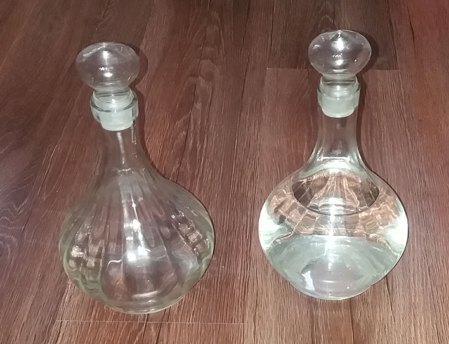 Набор стеклянный (бутылка и 6 стопок); 2 графина