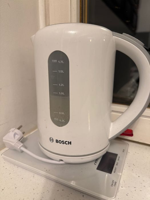 Czajnik bosch bialy