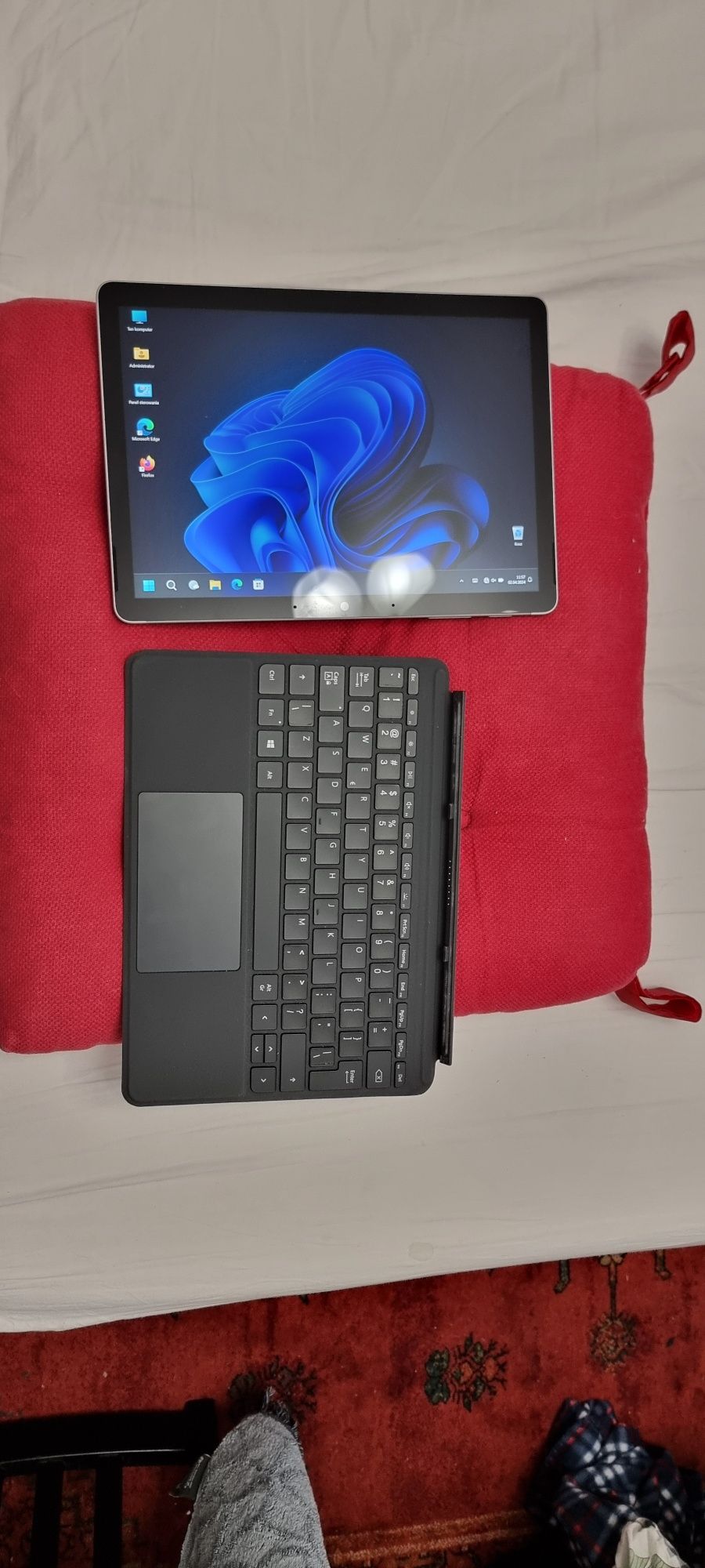 Na sprzedaż Laptop - Tablet DOTYKOWY 2w1 - Microsoft Surface GO 2