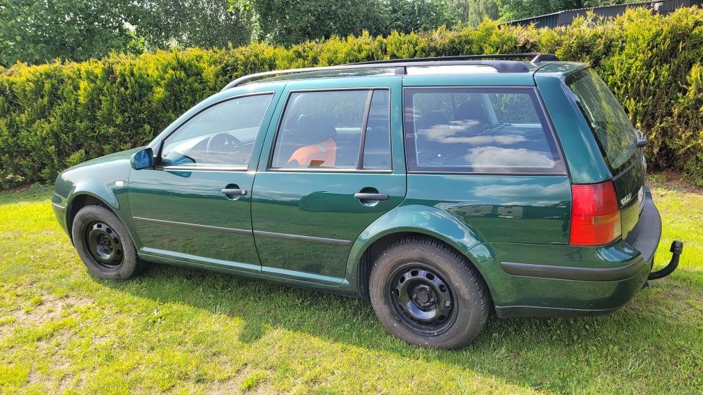 Vw Golf  1.6 rok 2000 nowy  przegląd