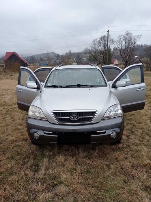 Продам KIA SORENTO Строчно