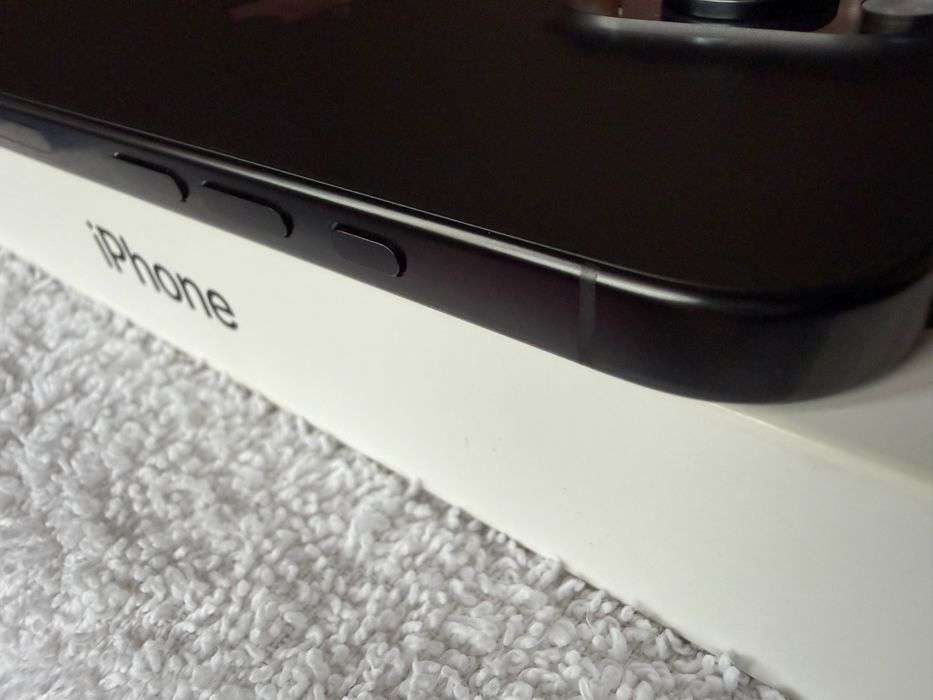 Apple iPhone 16 Pro Max 256GB (акб 97%)