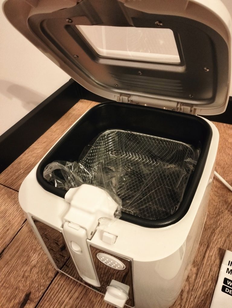 AIGOSTAR Frytkownica biała  2.5L INDRA