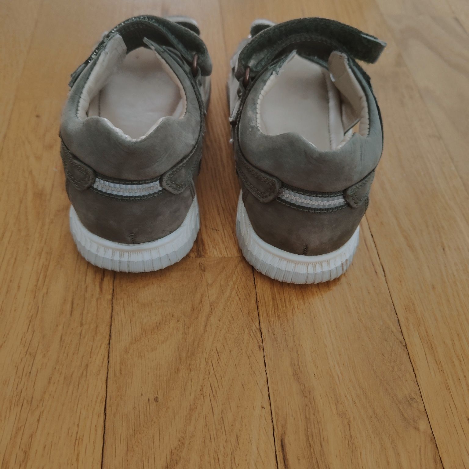 Buty dla chłopca 27
