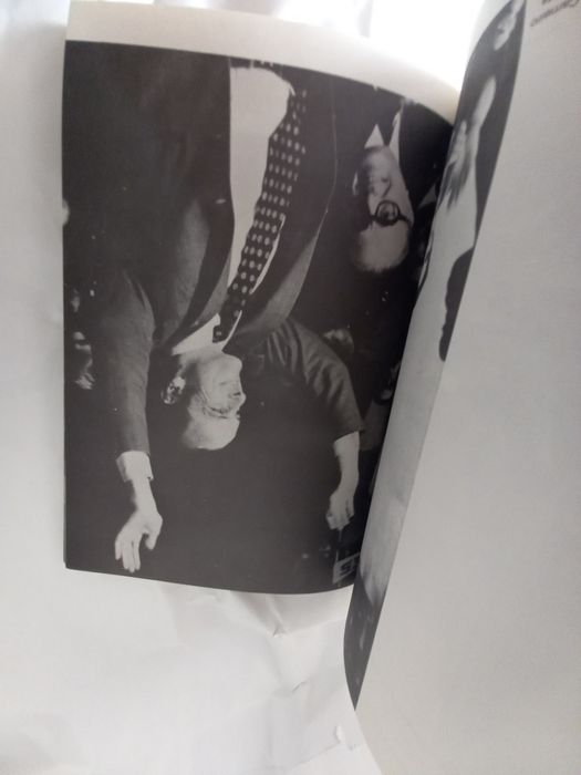 Livro sobre Pinto Balsemão com muitas fotos