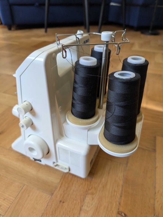 Maszyna do szycia JUKI MO-654DE overlock