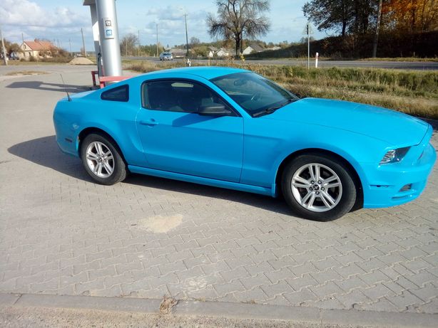Ford Mustang V6 grabber blue 3,7