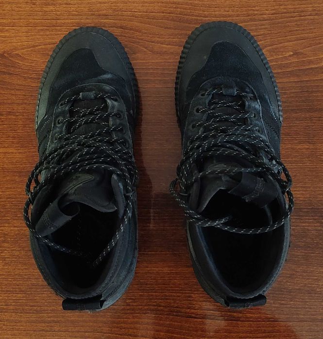 Високі кросівки Adidas AKANDO ATR