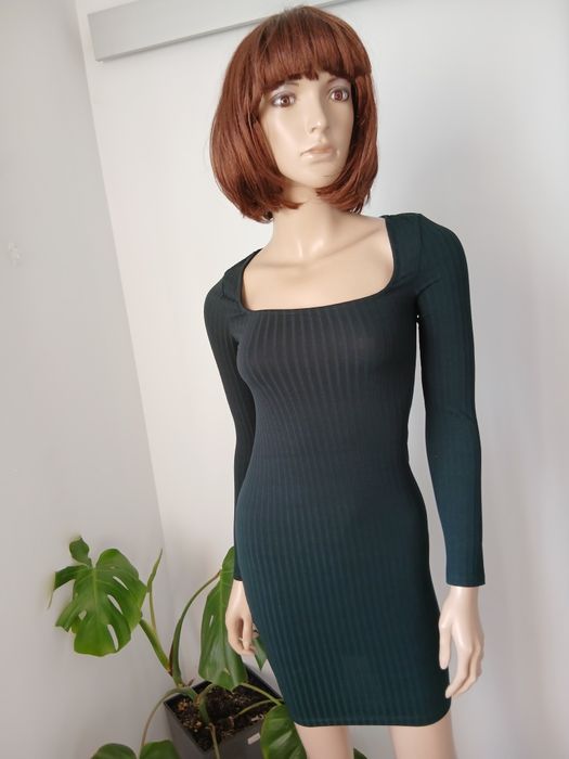 Sukienka prążkowana z długim rękawem XXS 32