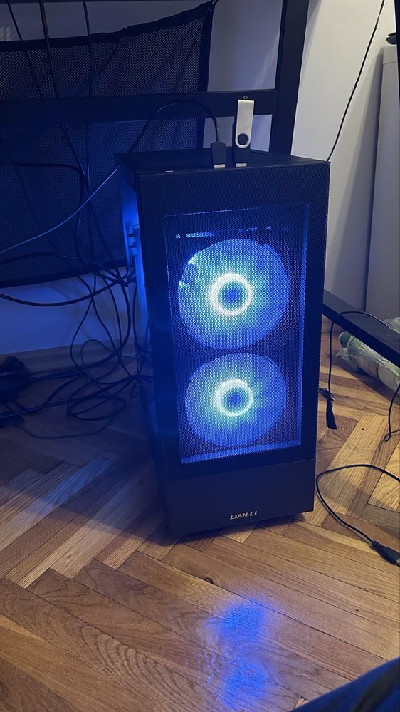 Komputer gamingowy ryzen 7700,RX 6600,32 GB RAM DDR5,850W,B850