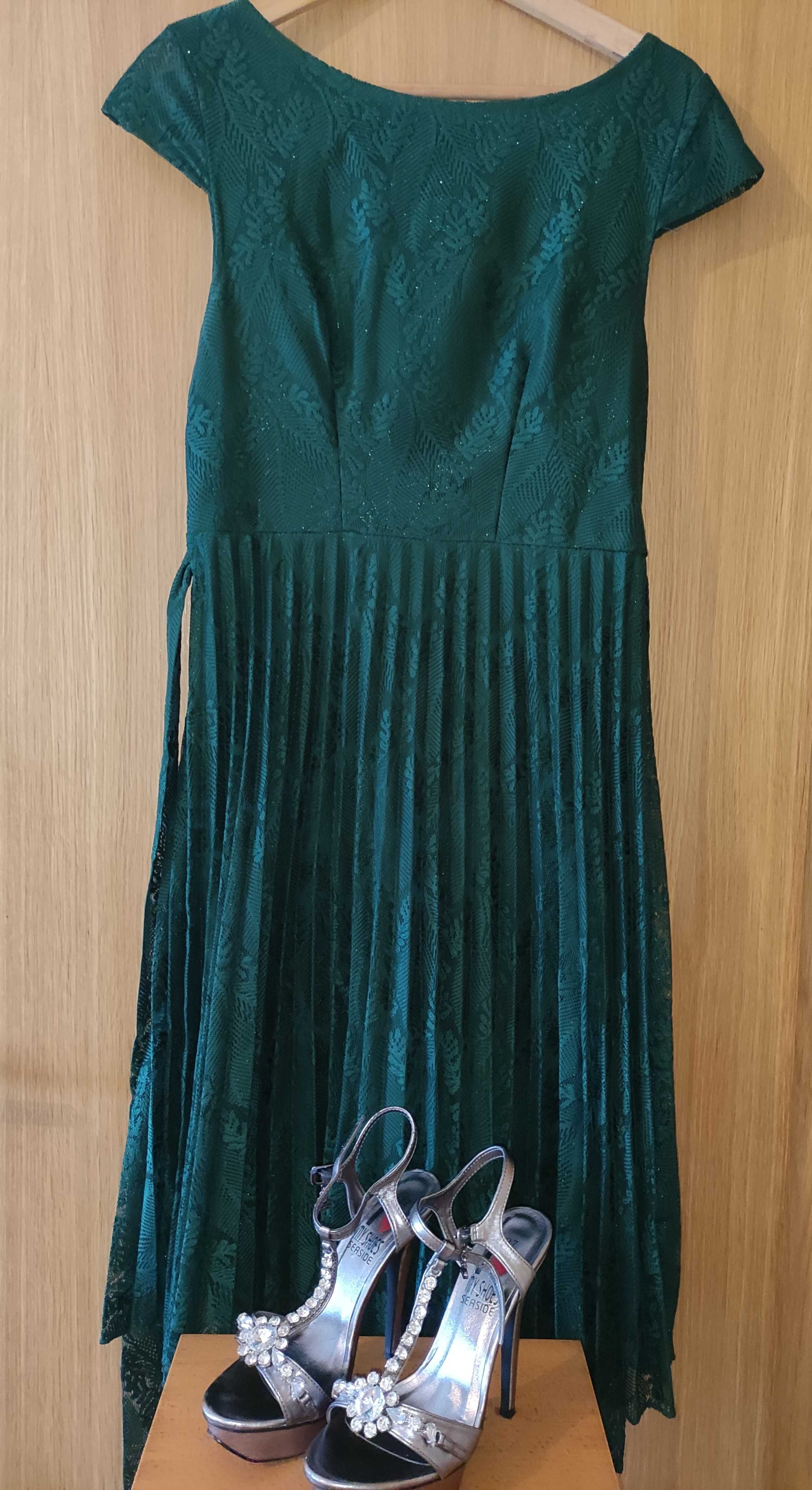 Vestido verde com sapatos