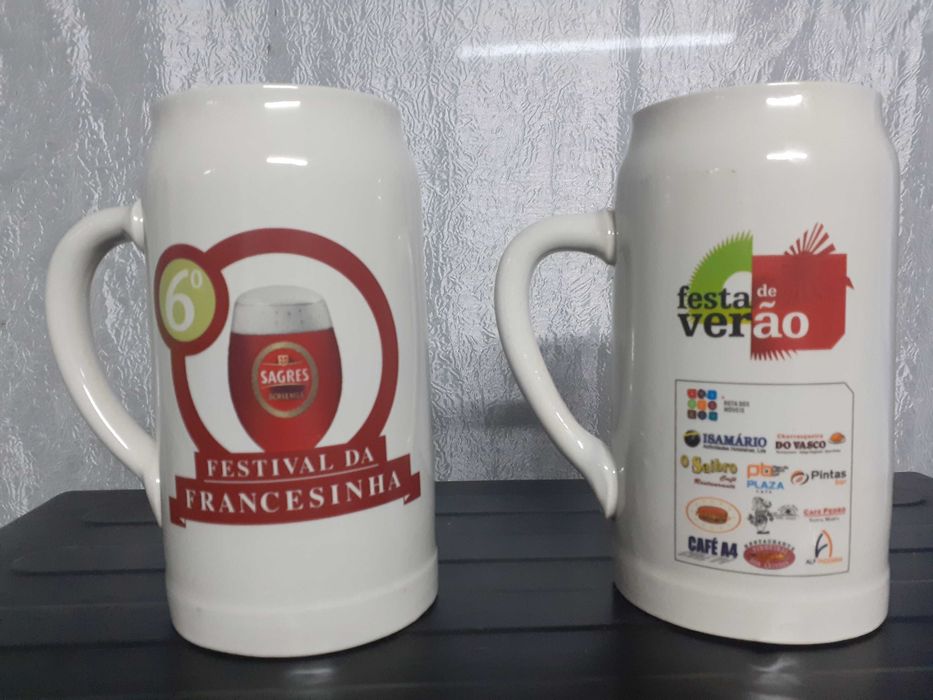 Canecas gigantes para uso ou coleção.